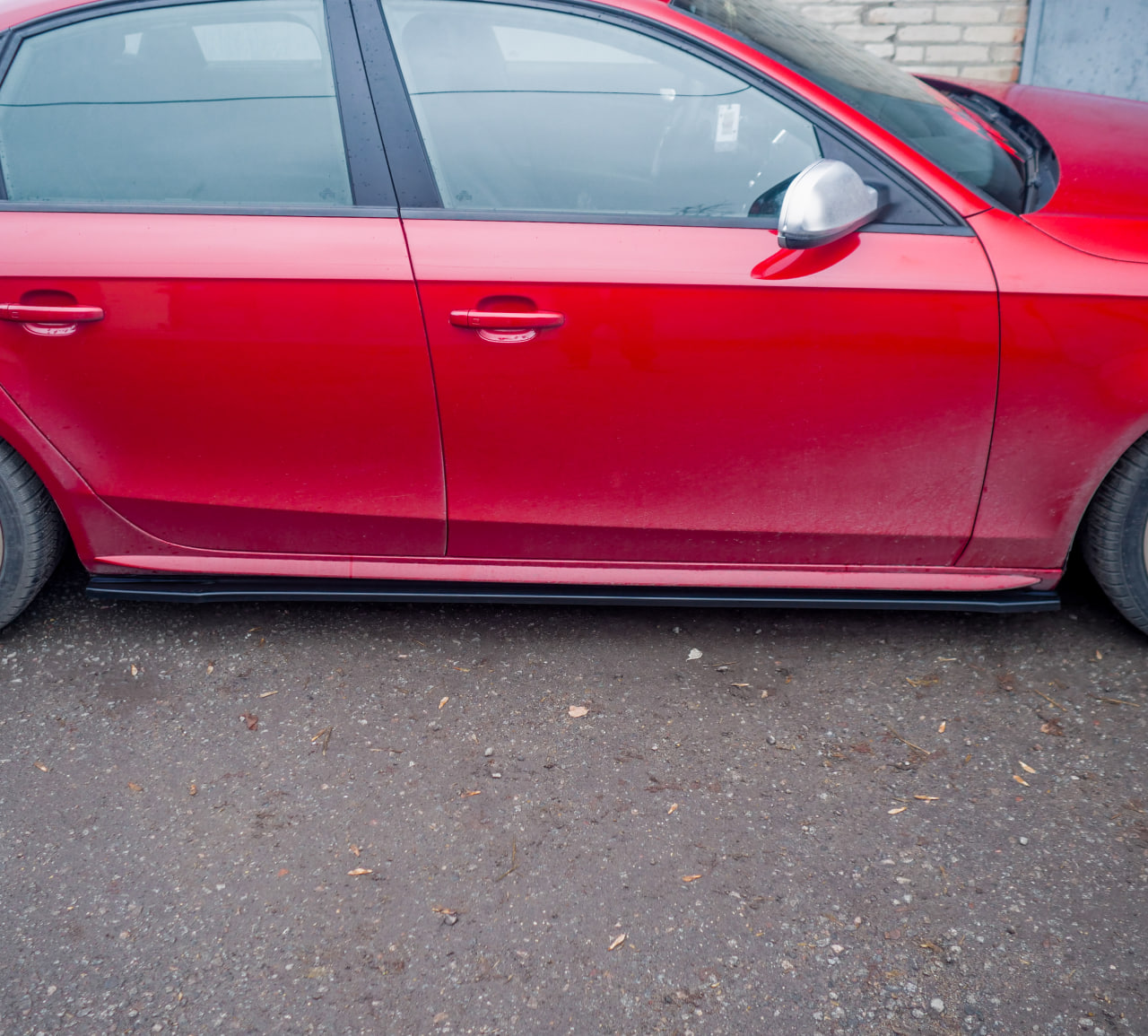 картинка Лезвия под пороги Audi A4 B8 - черный металлик vonard customs 