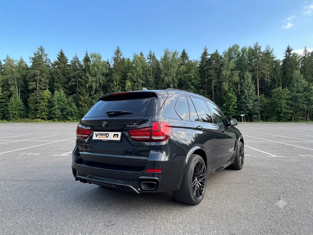 картинка Диффузор накладка заднего бампера BMW X5 F15 M-Pack V2 - под покраску vonard customs 