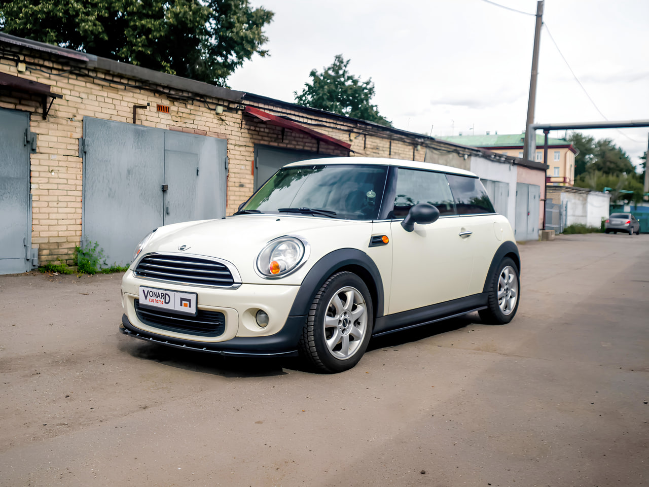 картинка Сплиттер переднего бампера MINI One Hatch R56 vonard customs 