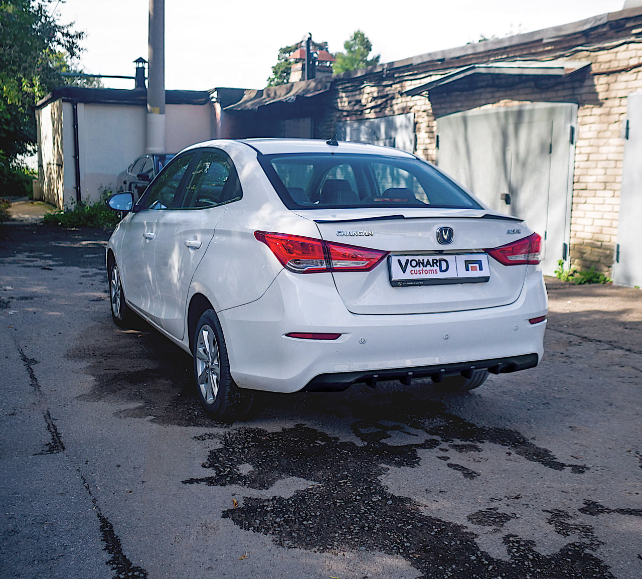 картинка Диффузор накладка заднего бампера Changan Alsvin 3 - текстура vonard customs 