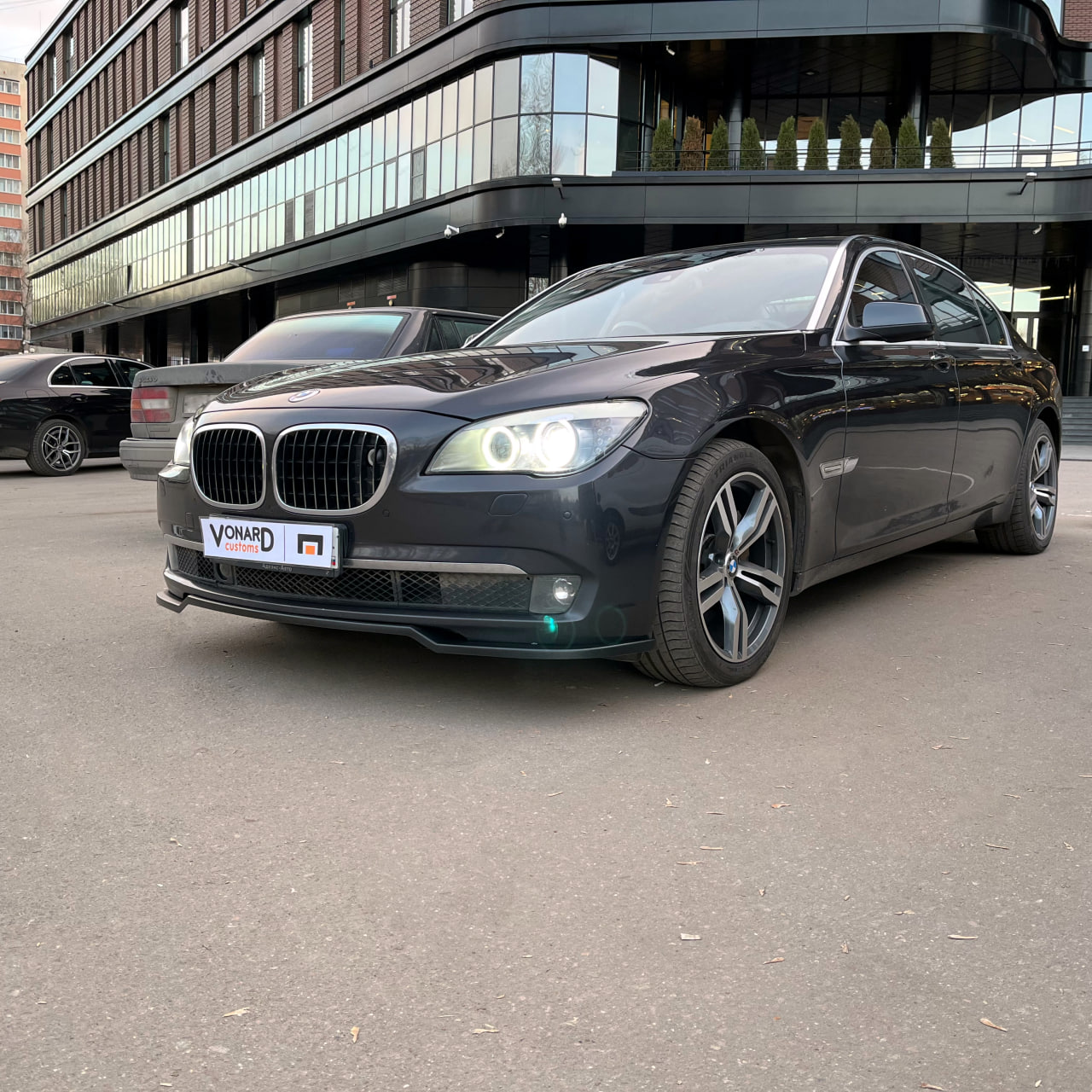 картинка Сплиттер переднего бампера BMW 7 F01 F02 (дорест) V3 (прилегающий) vonard customs 