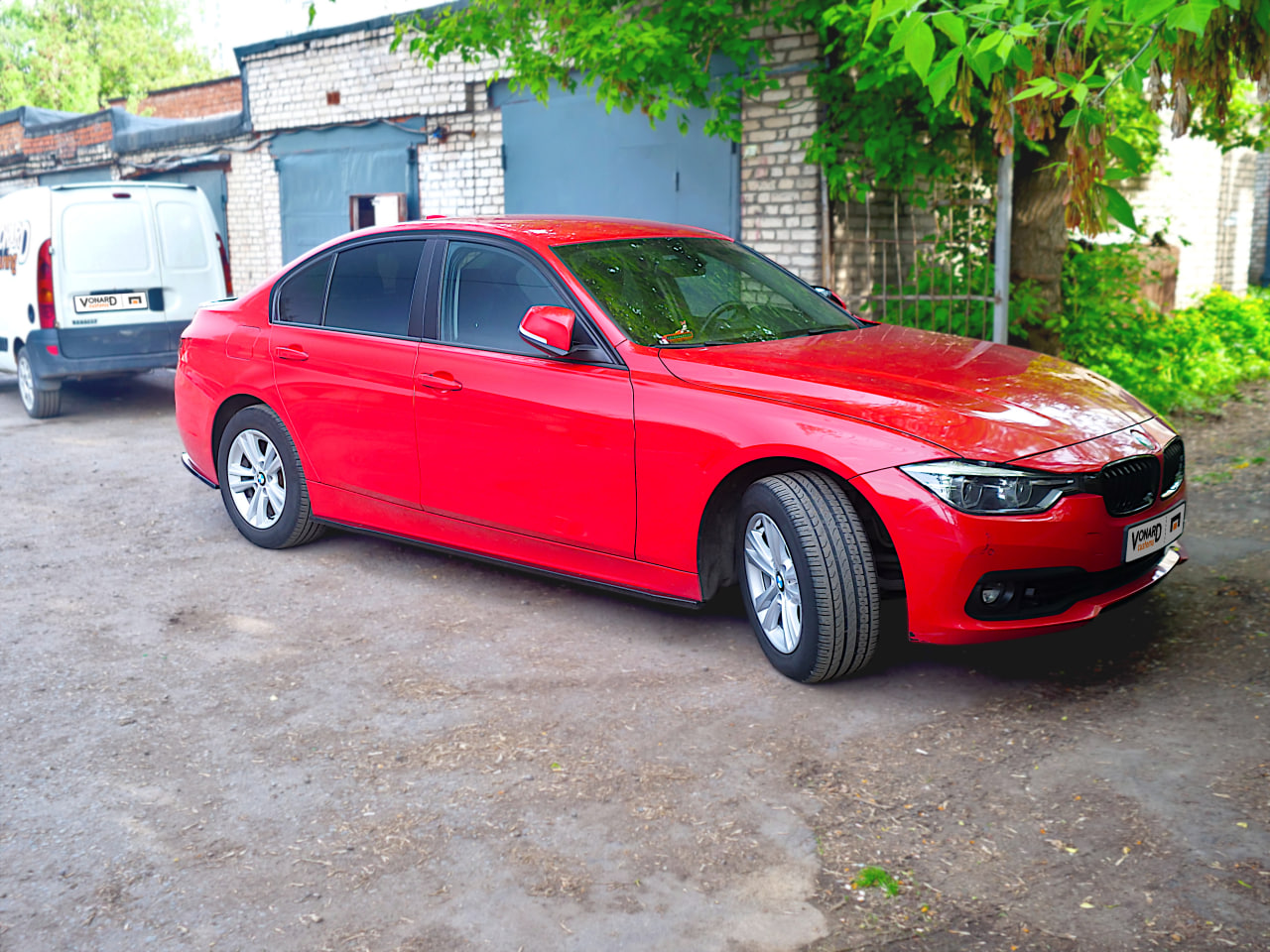 картинка Лезвия под пороги BMW 3 F30 рест. - черный металлик vonard customs 