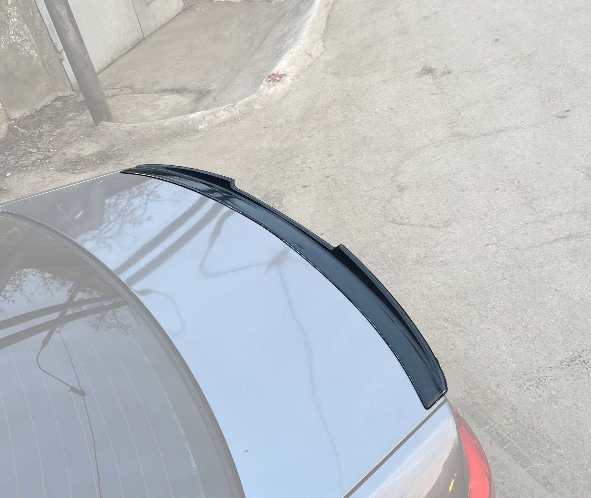 картинка Спойлер лезвие крышки багажника Kia Rio 3 - черный металлик vonard customs 