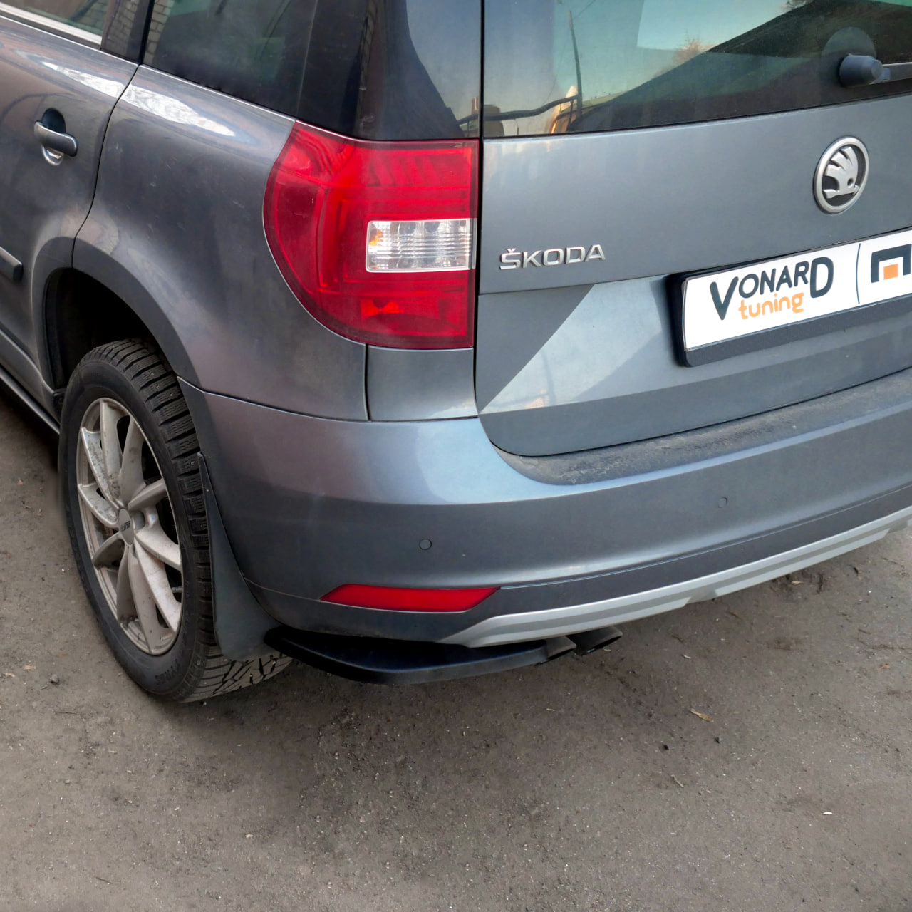 картинка Сплиттеры заднего бампера Skoda Yeti 1 - текстура vonard customs 