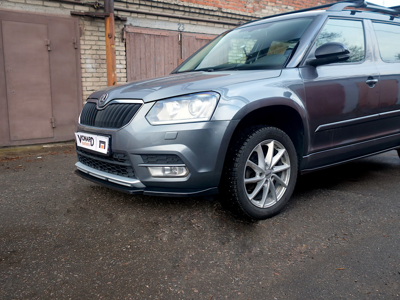 картинка Сплиттер переднего бампера Skoda Yeti 1 рест. - текстура vonard customs 