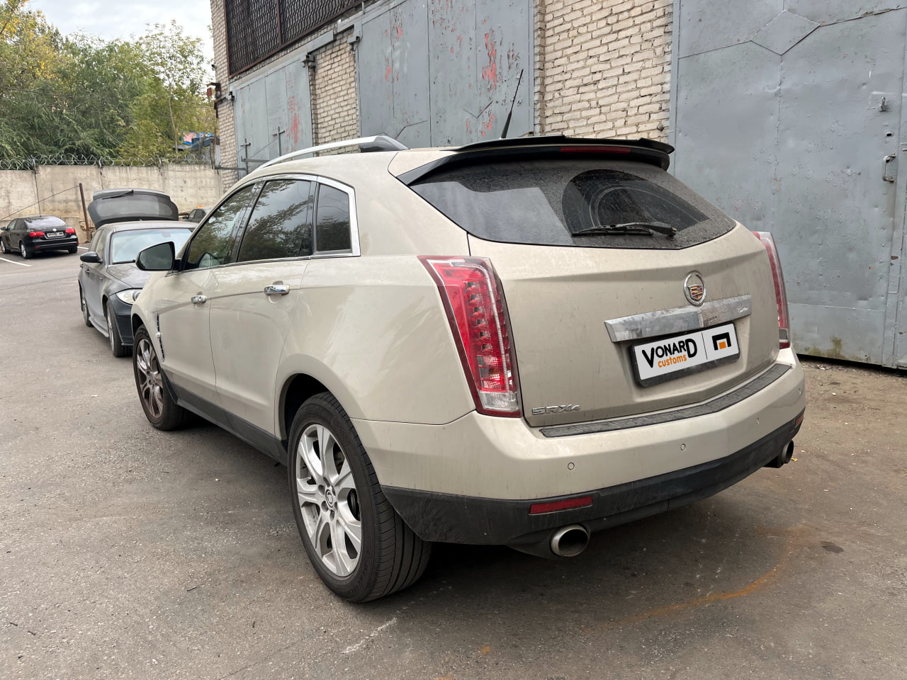 картинка Спойлер лезвие крышки багажника Cadillac SRX 2- под покраску vonard customs 