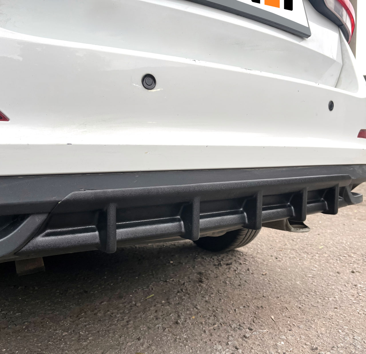картинка Диффузор вставка заднего бампера Skoda Rapid 2 - под покраску vonard customs 
