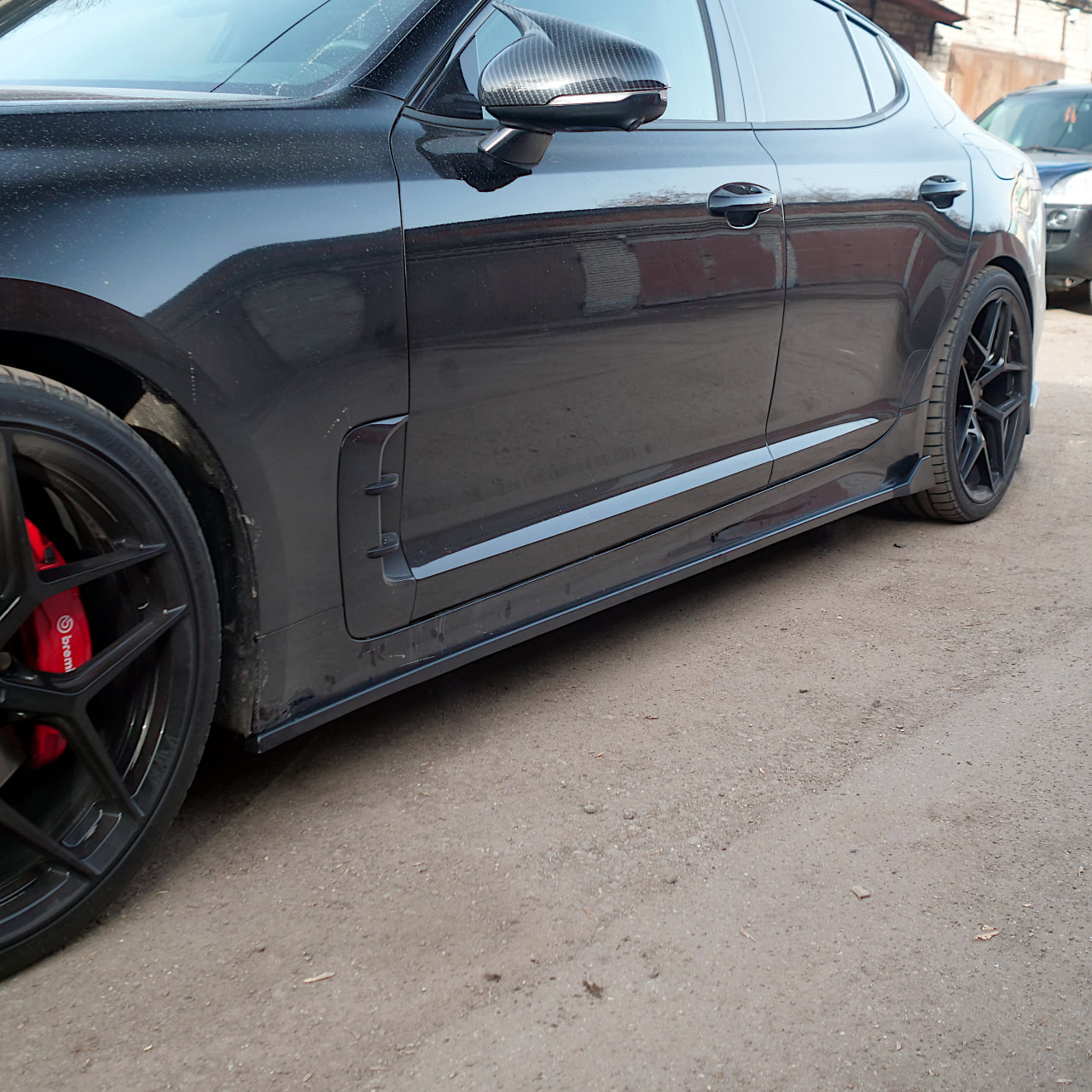 картинка Лезвия под пороги KIA Stinger 1 (агрессивные) - под покраску vonard customs 