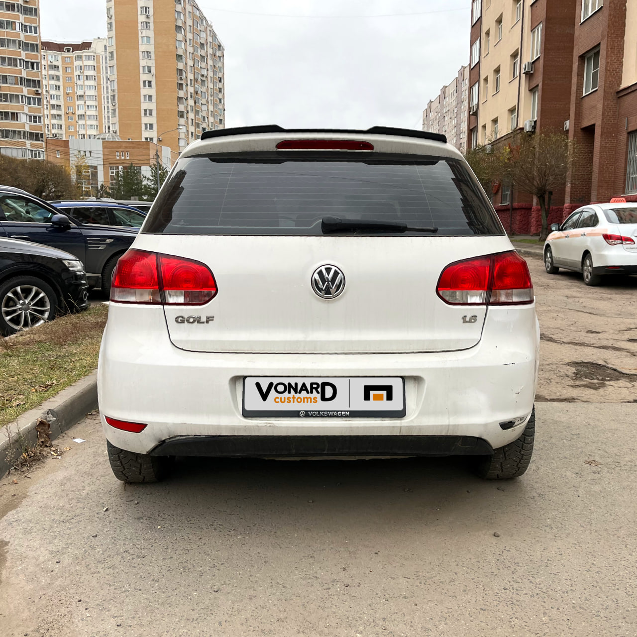 картинка Спойлер лезвие крышки багажника VW Golf 6 (короткий) vonard customs 