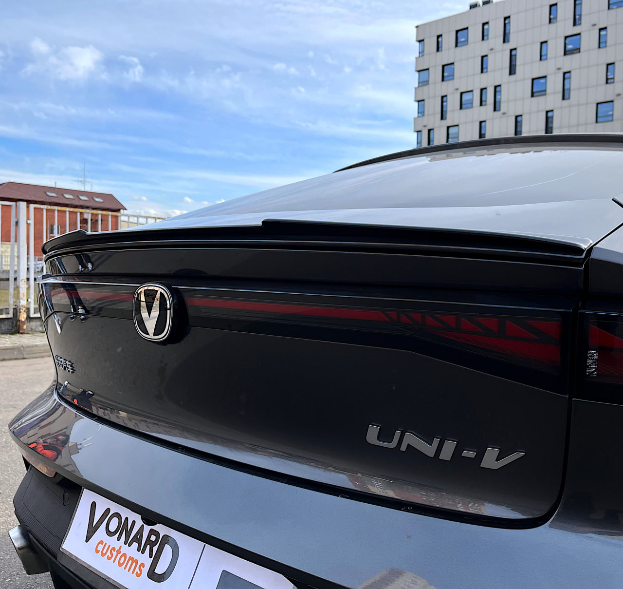 картинка Спойлер лезвие крышки багажника Changan UNI-V (узкий) vonard customs 