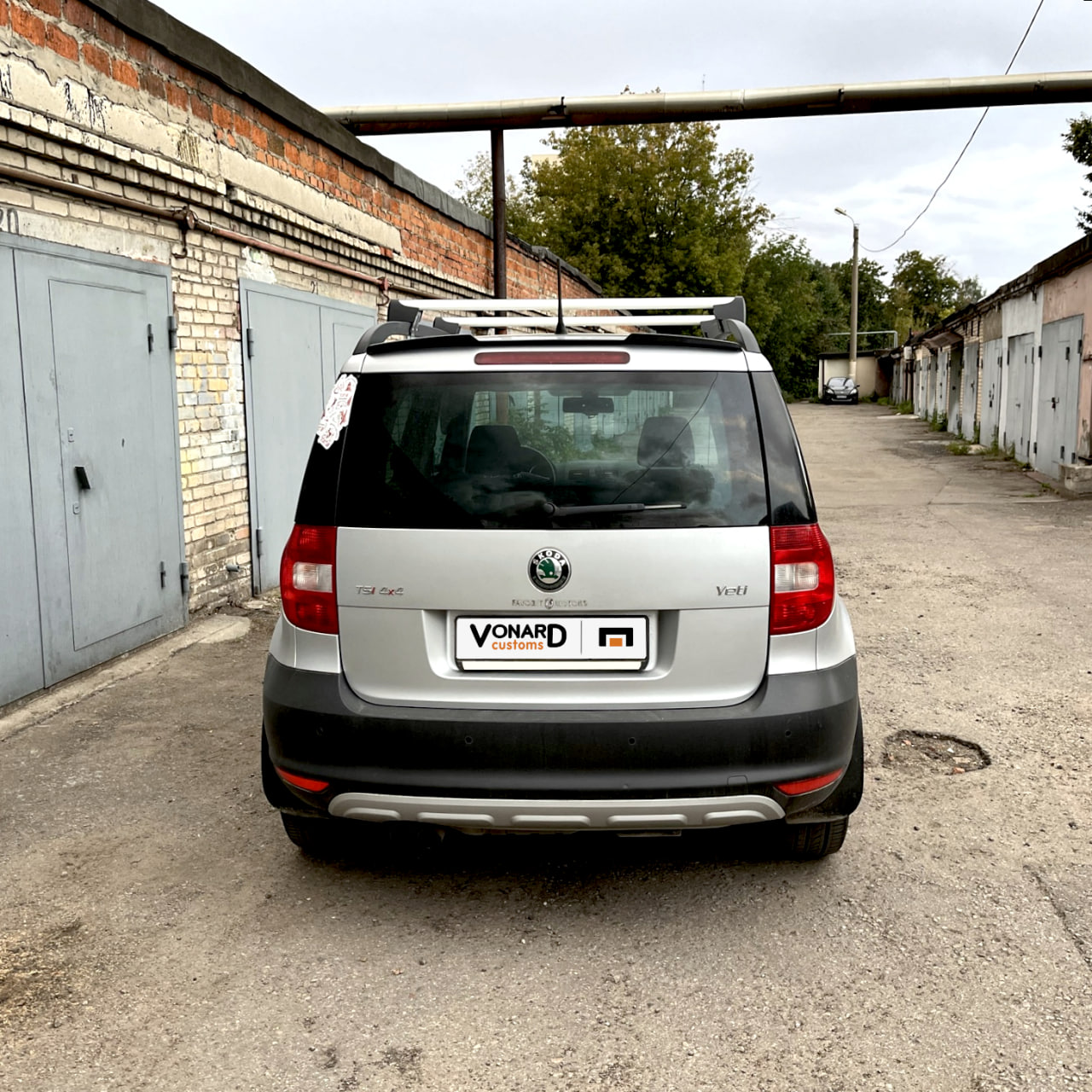 картинка Спойлер лезвие крышки багажника Skoda Yeti 1 V2 - под покраску vonard customs 