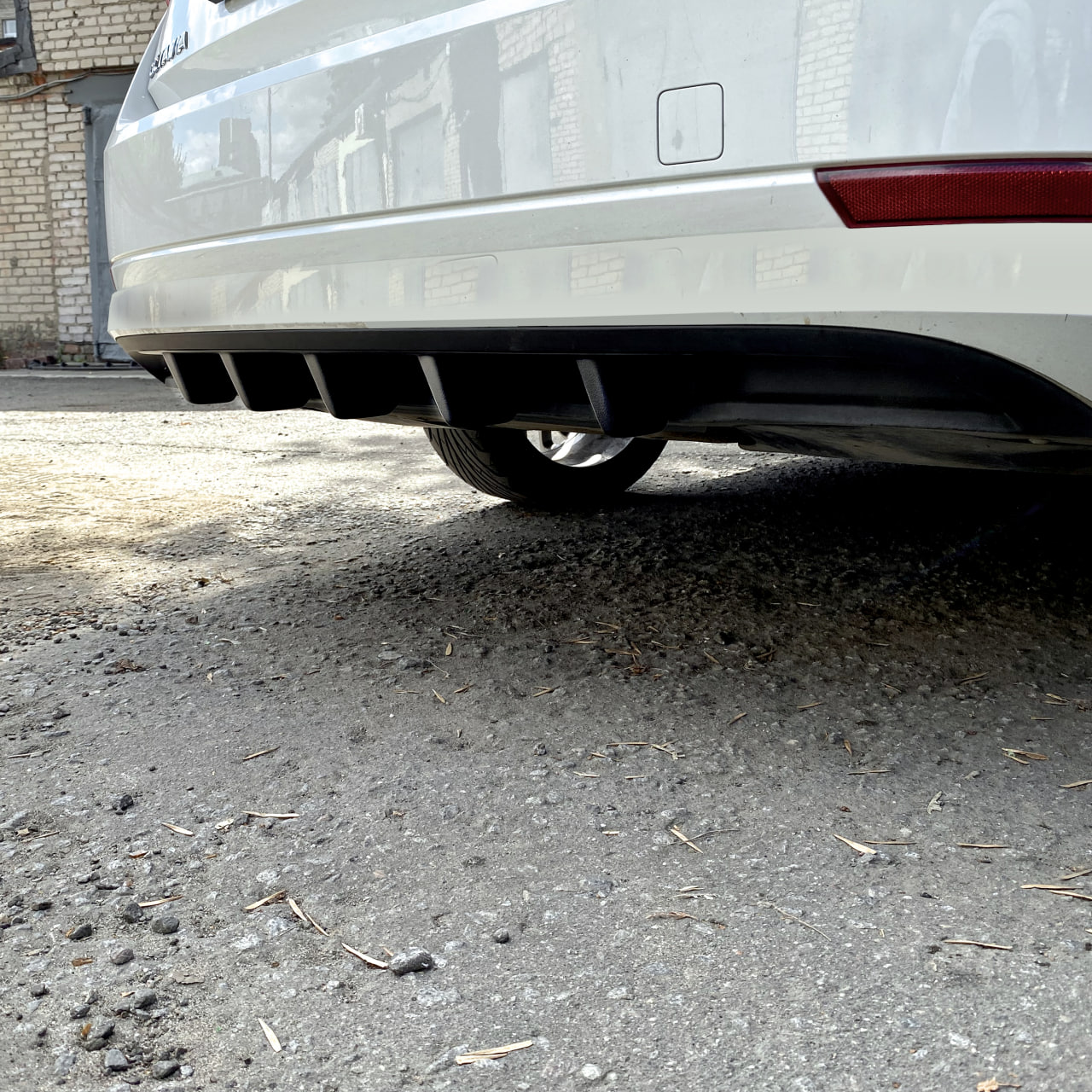 картинка Диффузор вставка заднего бампера Skoda Octavia 4 A8 - под покраску vonard customs 