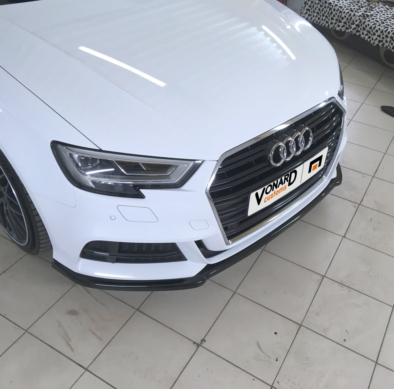 картинка Сплиттер переднего бампера Audi A3 8V S-Line рест. vonard customs 