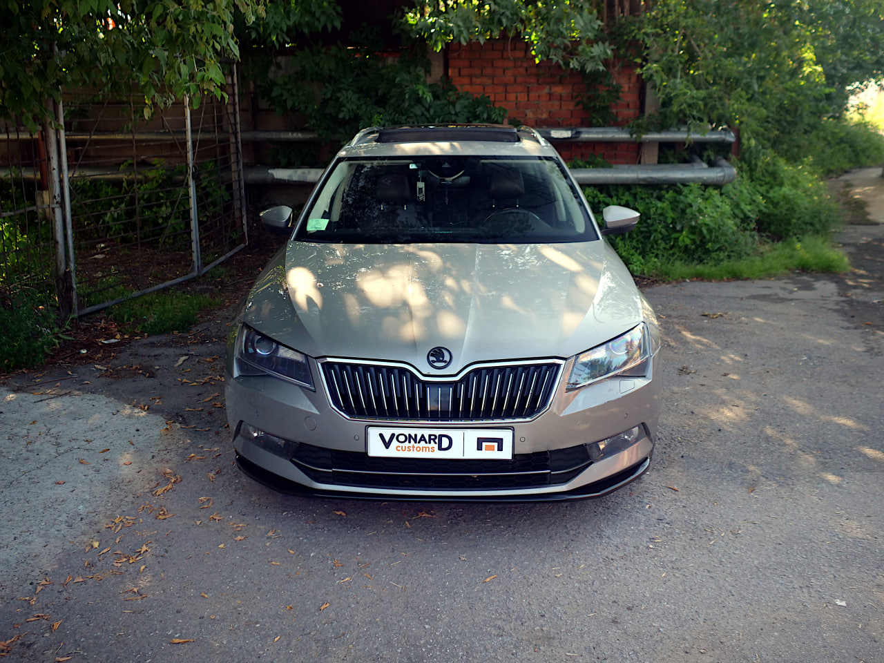 картинка Сплиттер переднего бампера Skoda Superb 3 - под покраску vonard customs 