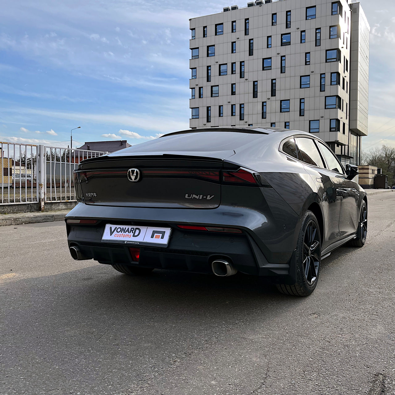 картинка Спойлер лезвие крышки багажника Changan UNI-V (узкий) vonard customs 