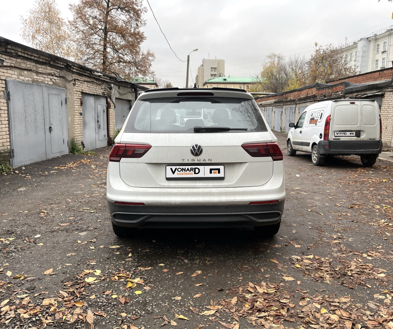 картинка Спойлер лезвие крышки багажника VW Tiguan 2 (короткий) vonard customs 