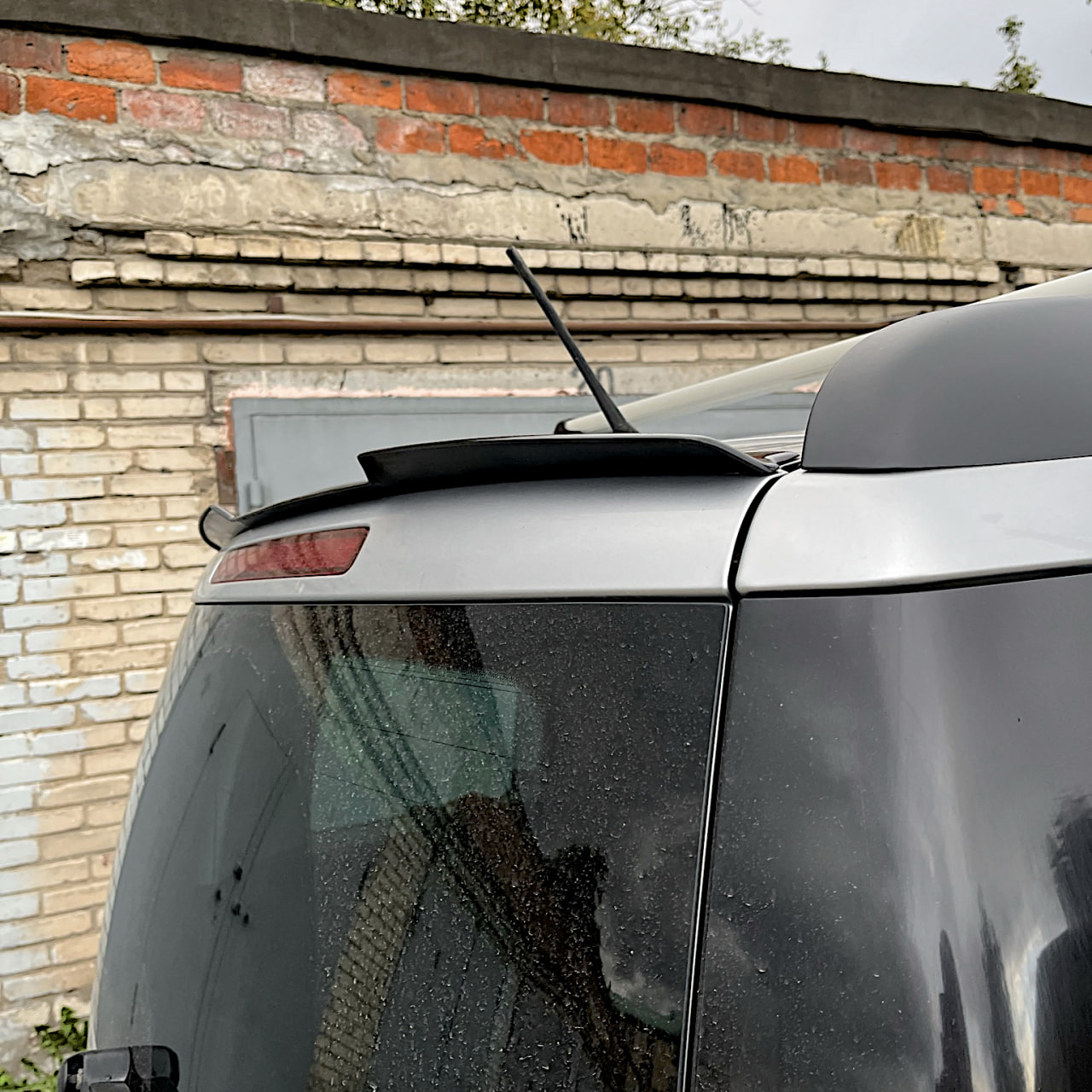 картинка Спойлер лезвие крышки багажника Skoda Yeti 1 V2 - под покраску vonard customs 