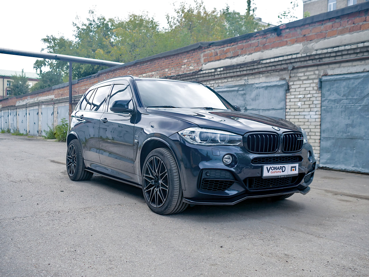 картинка Лезвия под пороги BMW X5 F15 / X6 F16 M-Pack (ver. 2) - под покраску vonard customs 