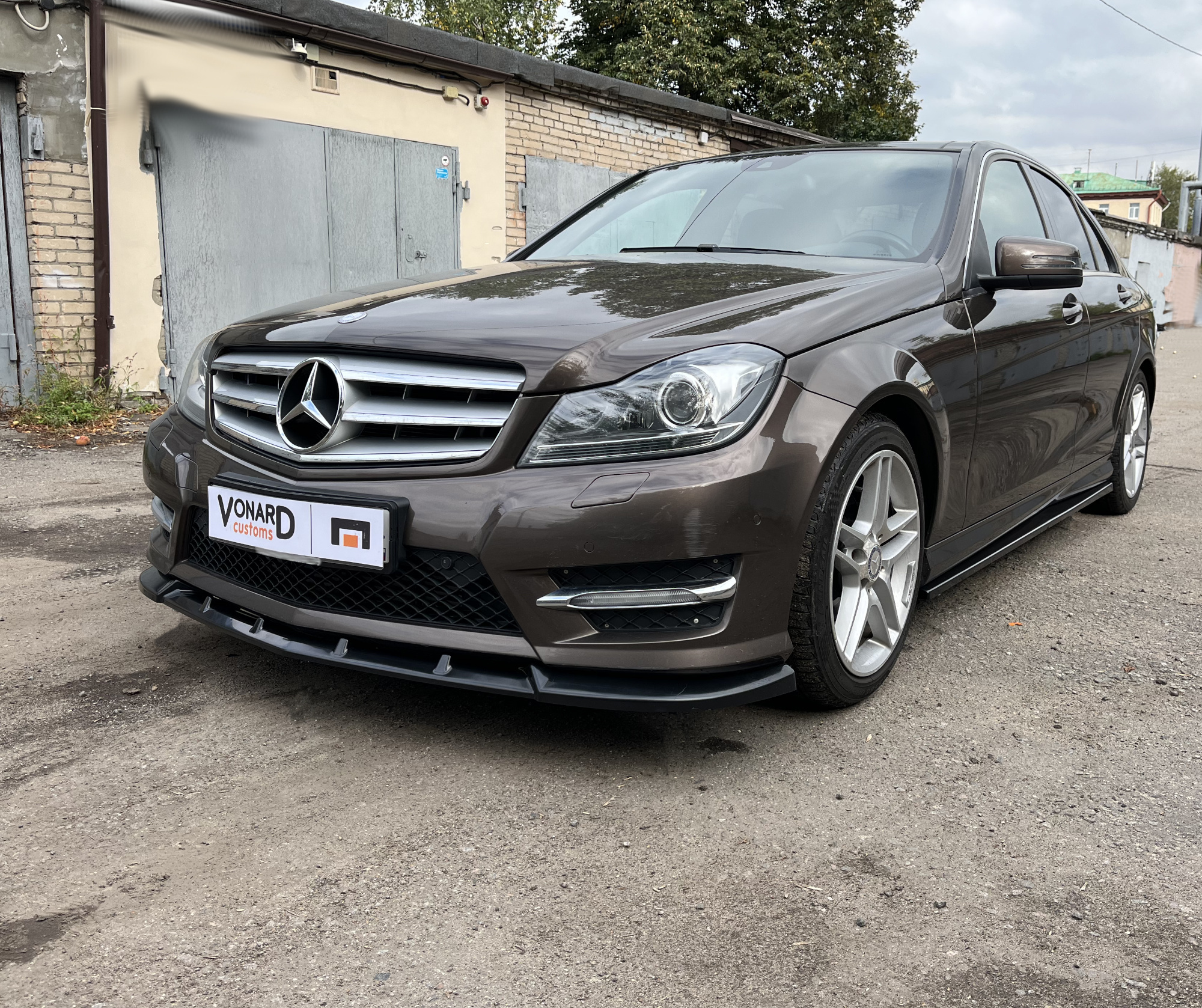 картинка Сплиттер переднего бампера Mercedes C W204 рест. vonard customs 