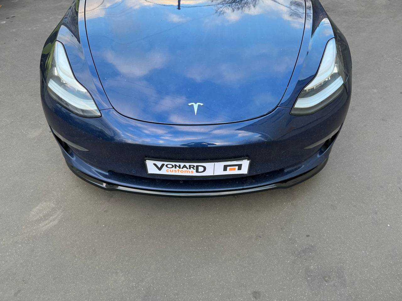 картинка Сплиттер переднего бампера Tesla Model 3 (прилегающий) - под покраску vonard customs 