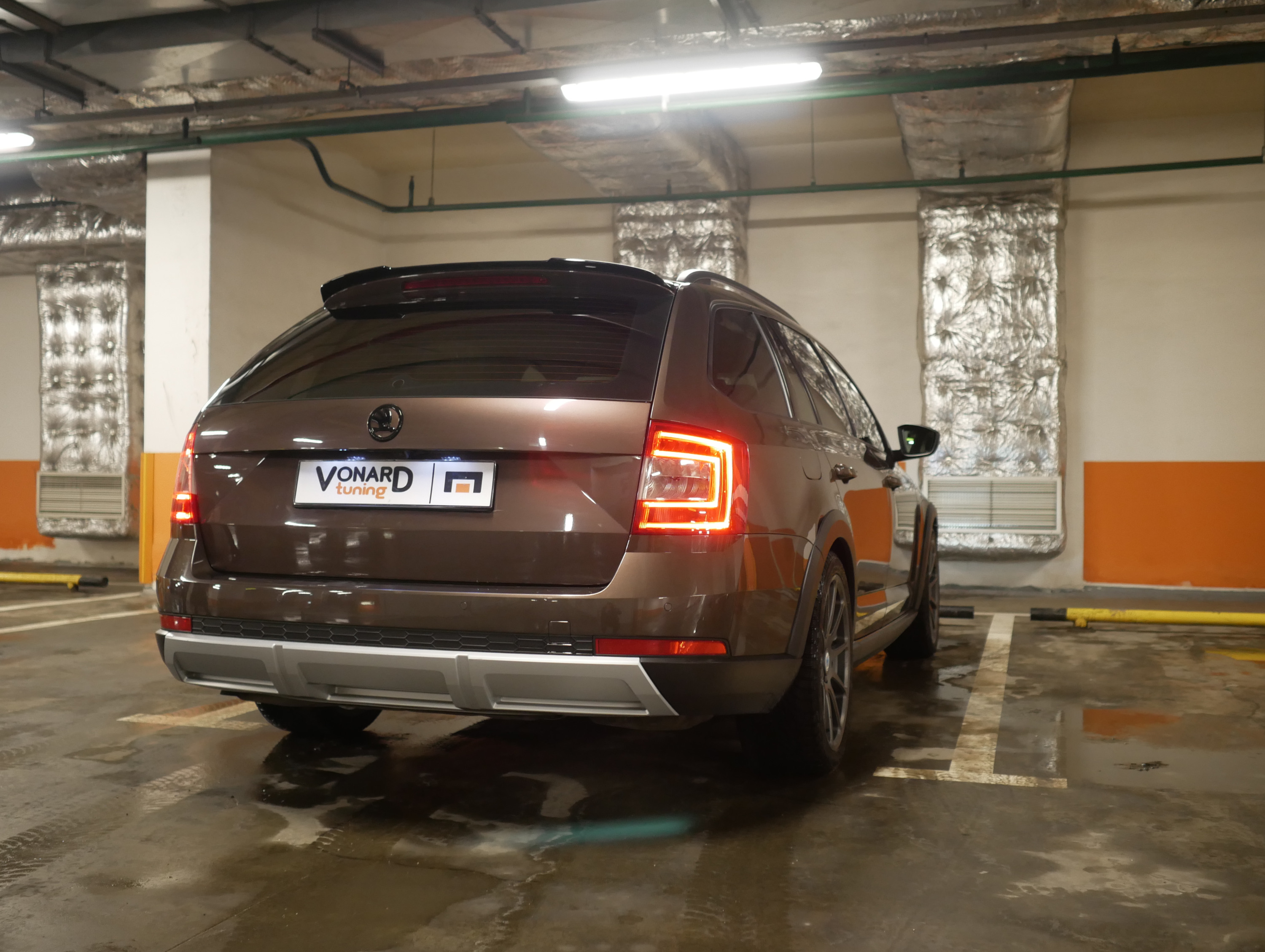 картинка Спойлер лезвие крышки багажника Skoda Octavia 3 A7 универсал V2 vonard customs 