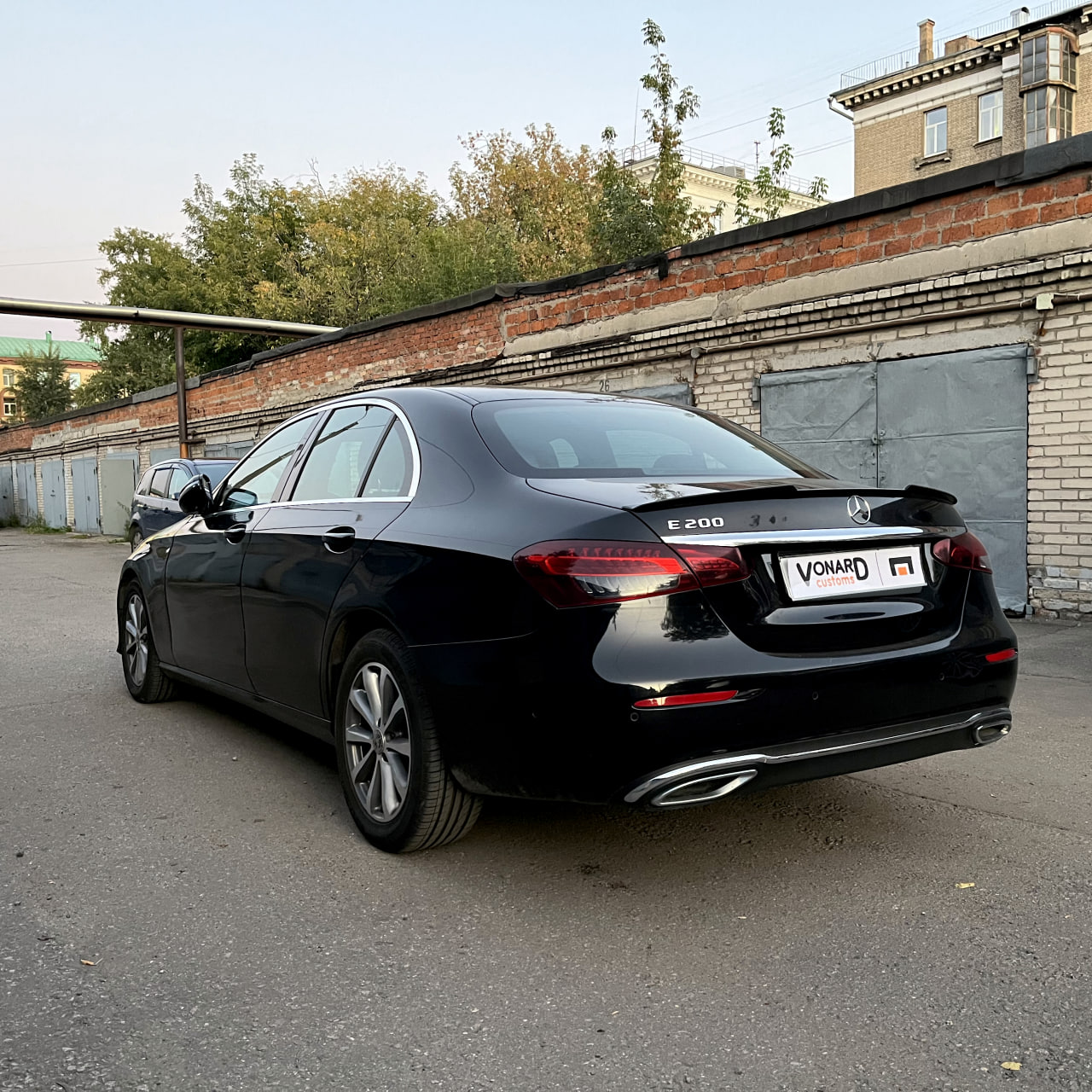картинка Спойлер лезвие крышки багажника Mercedes E W213 - под покраску vonard customs 