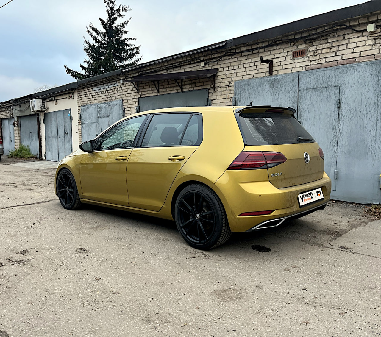 картинка Спойлер лезвие крышки багажника VW Golf 7 vonard customs 