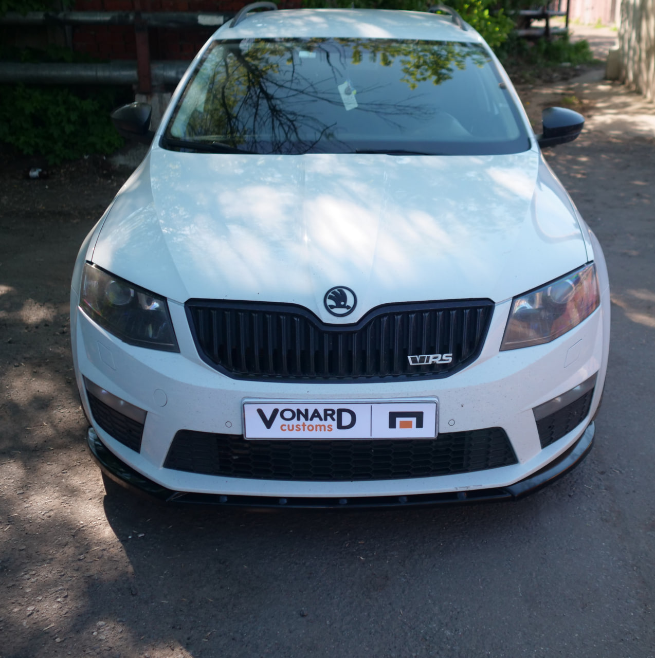 картинка Сплиттер переднего бампера Skoda Octavia 3 A7 RS V1 - под покраску vonard customs 