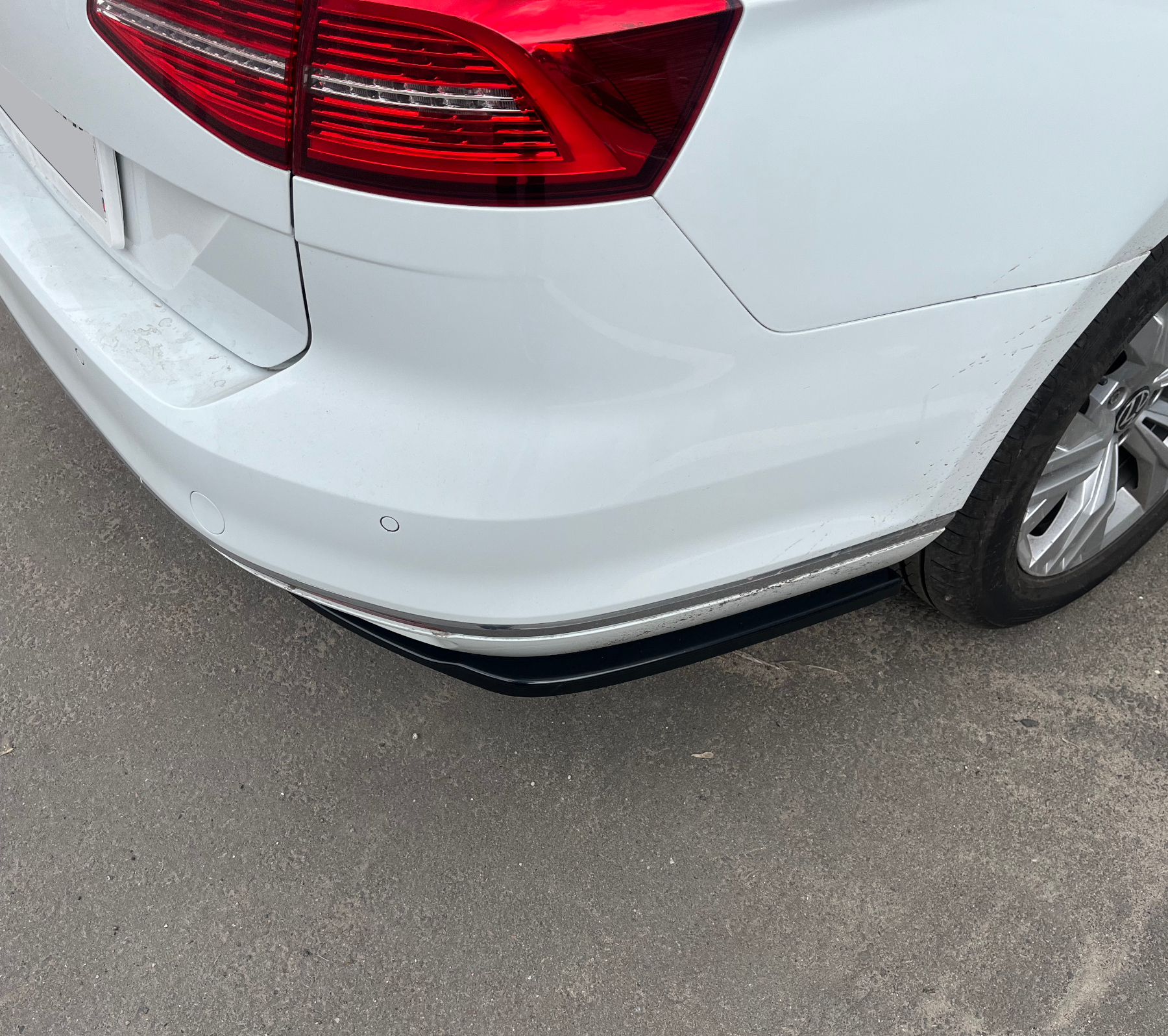 картинка Сплиттеры заднего бампера VW Passat B8 - под покраску vonard customs 