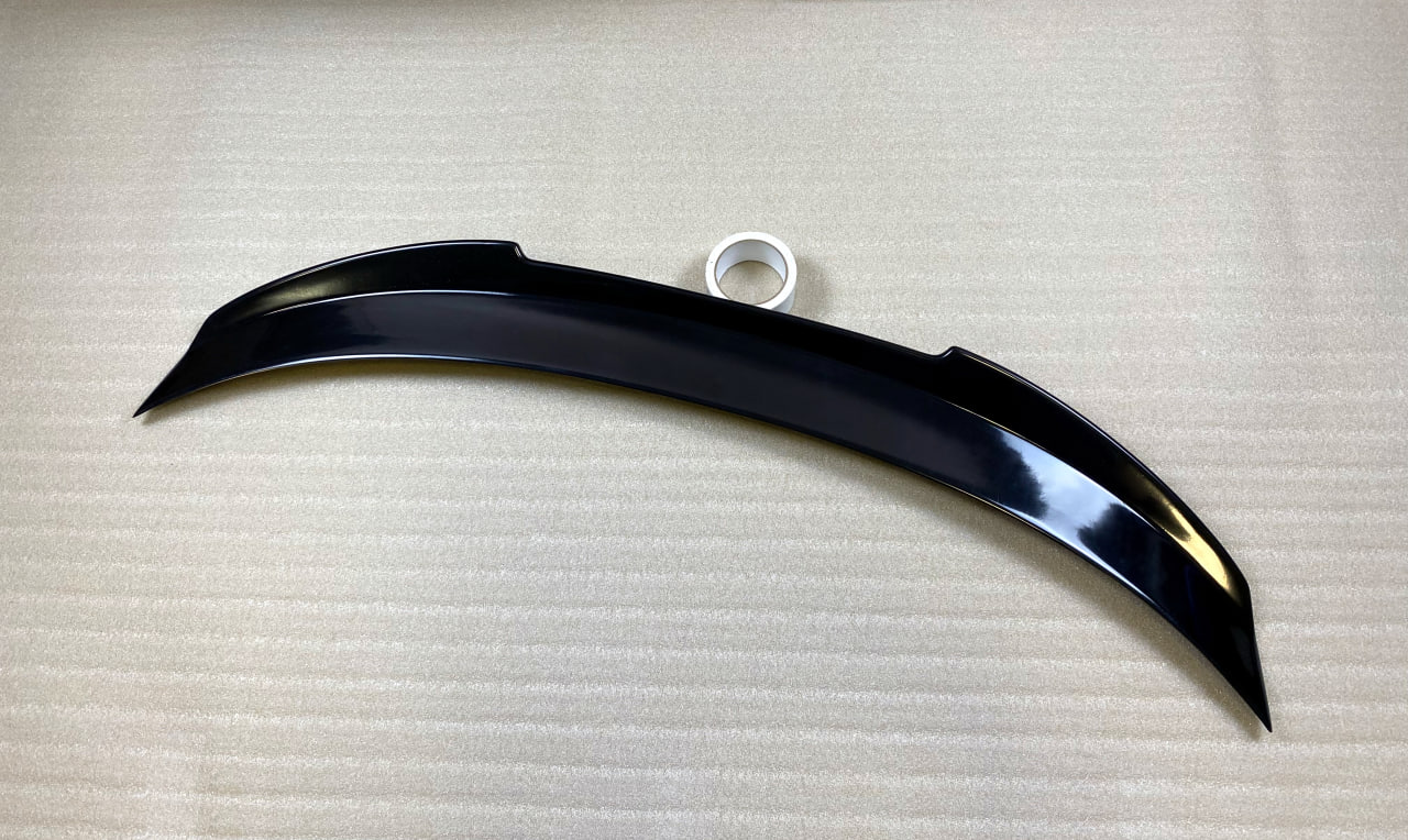 картинка Накладка лезвие на штатный спойлер Skoda Octavia 3 A7 RS седан - под покраску vonard customs 