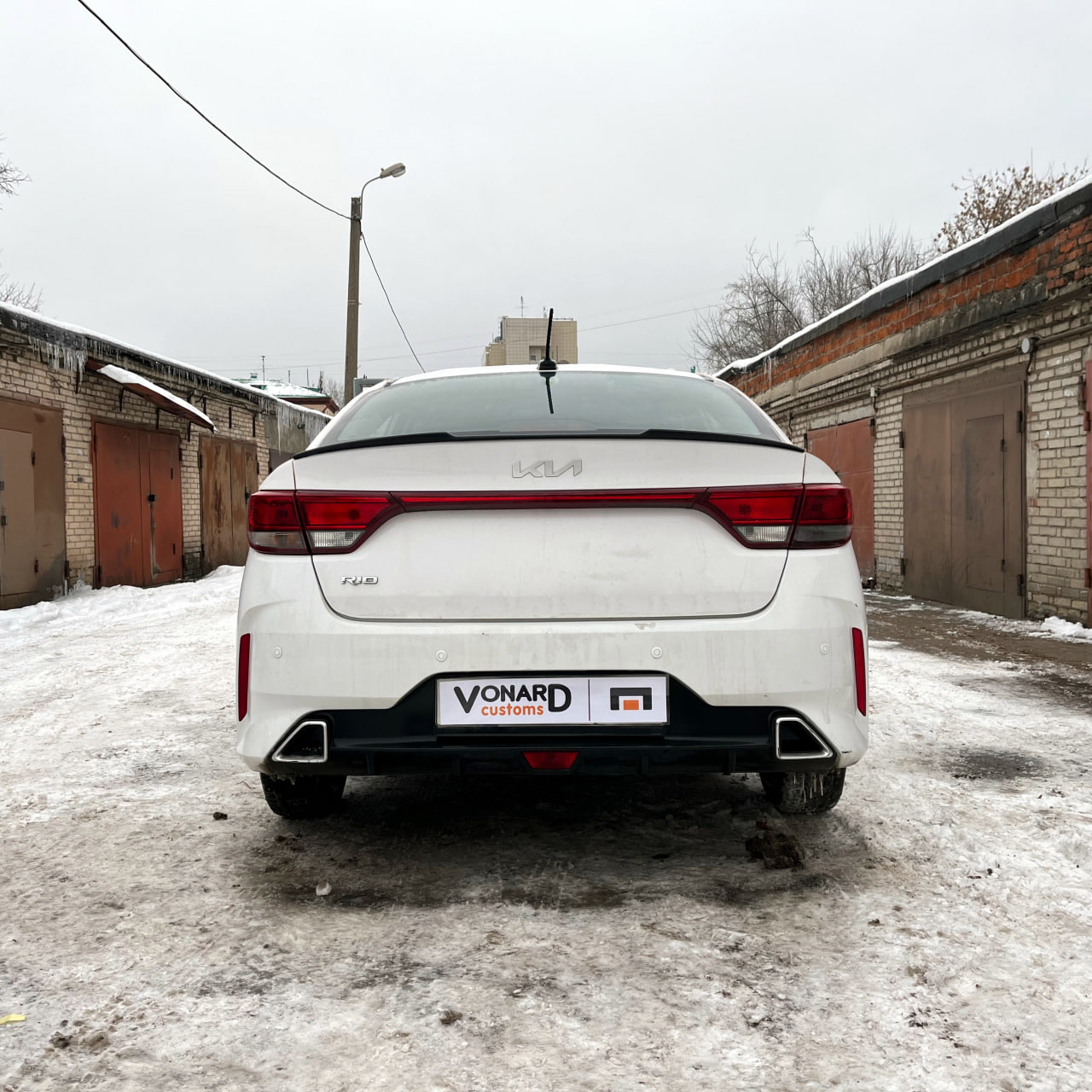 картинка Спойлер лезвие крышки багажника Kia Rio 4 vonard customs 