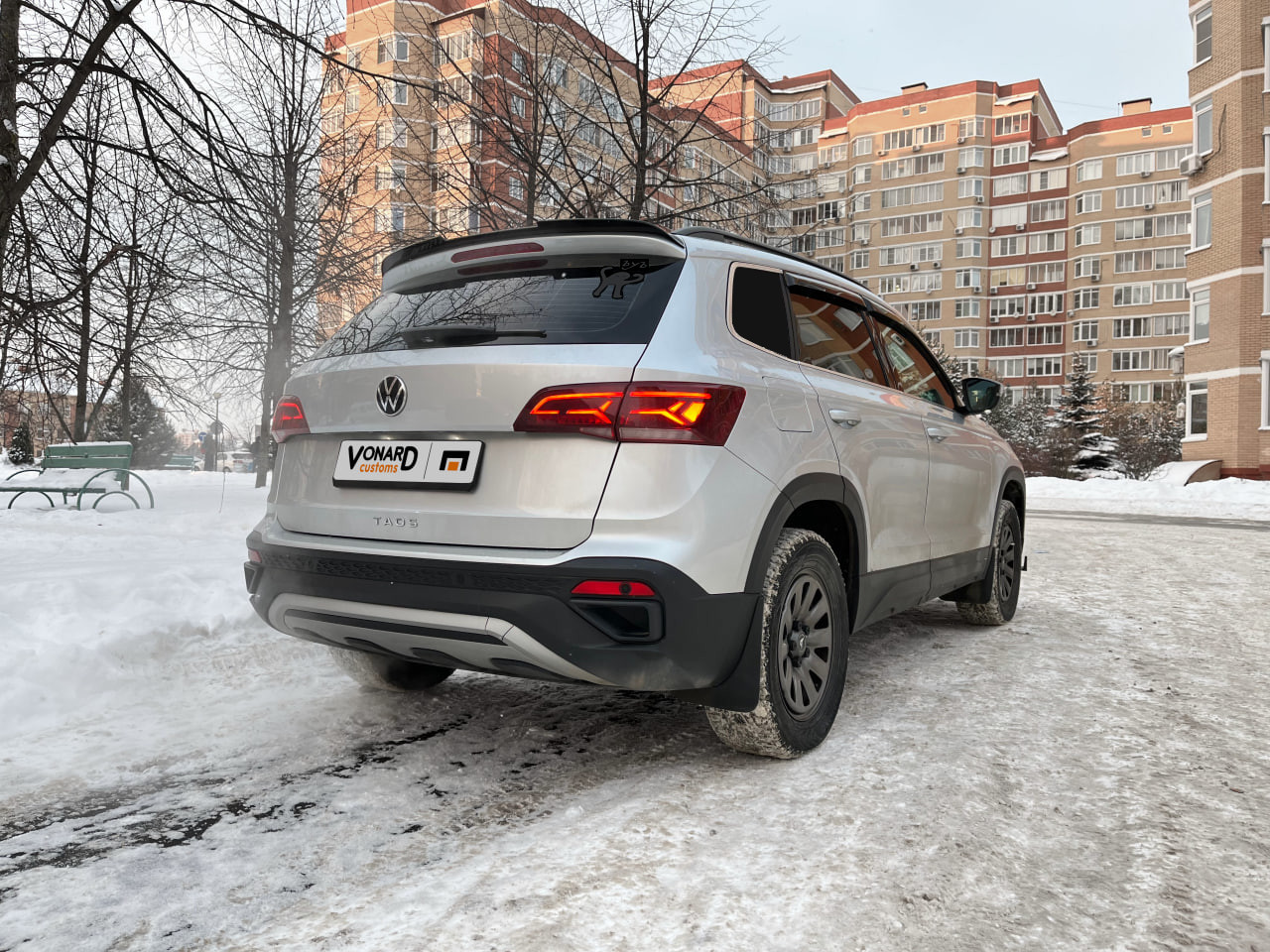 картинка Спойлер лезвие крышки багажника VW Taos 1 vonard customs 