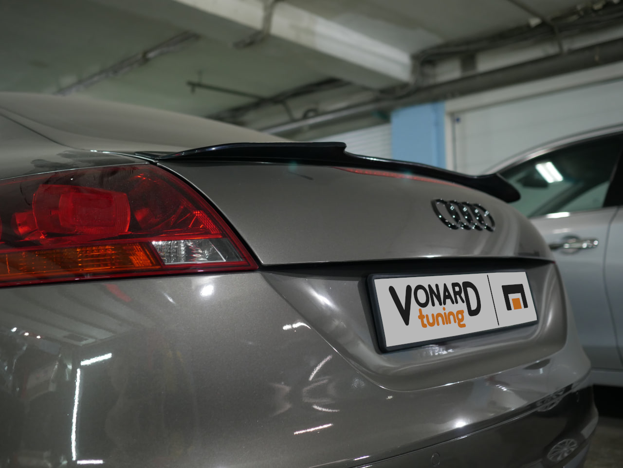 картинка Спойлер лезвие крышки багажника Audi TT 2 8J vonard customs 