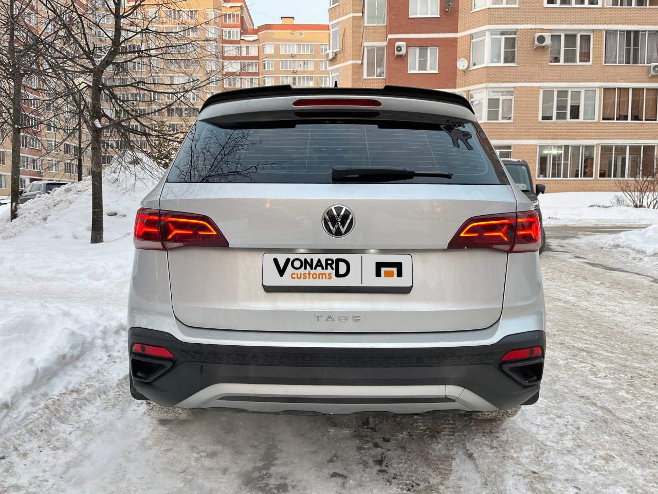 картинка Спойлер лезвие крышки багажника VW Taos 1 vonard customs 