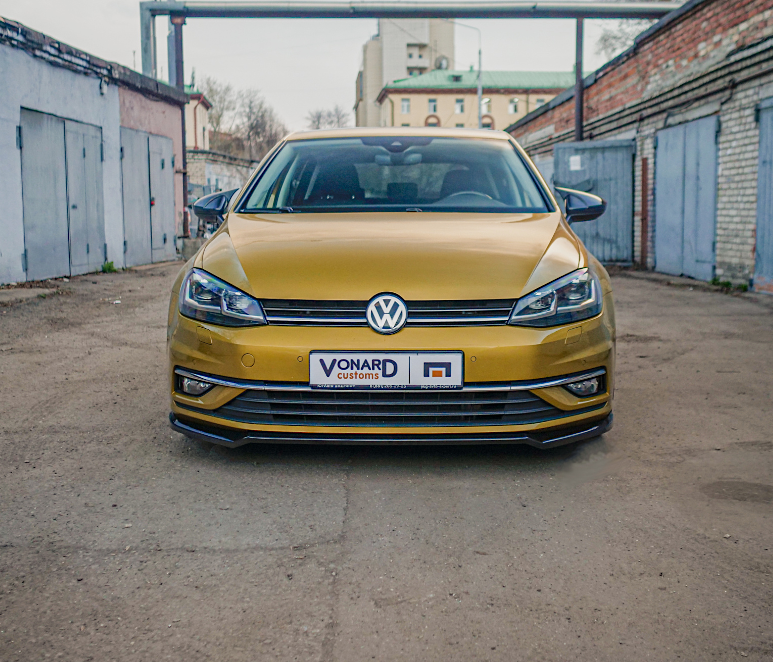 картинка Сплиттер переднего бампера VW Golf 7 рест. - черный металлик vonard customs 