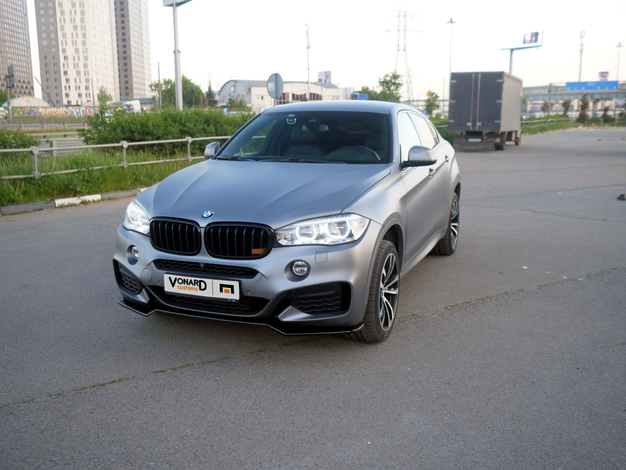 картинка Сплиттер переднего бампера BMW X6 F16 M-Pack vonard customs 